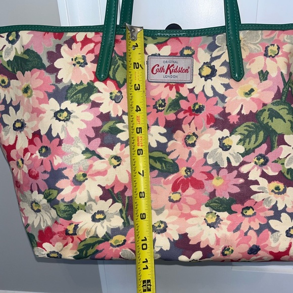 Cath Kidston London: Large Leather Trim Tote in the Painted Daisy Print - Picture 10 of 10